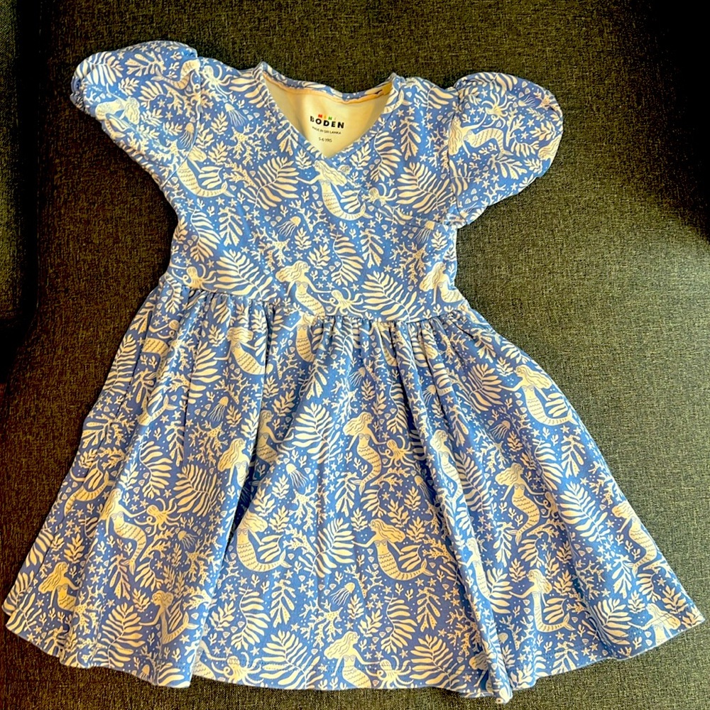 Mini Boden blue and white twirl dress in excellent condition
